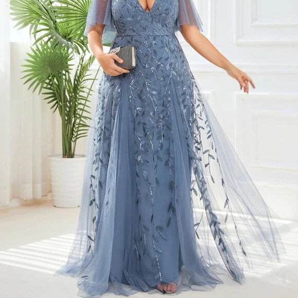 Bridesmaid, Formal, Semi-formal, Prom - Picture 2 of 4